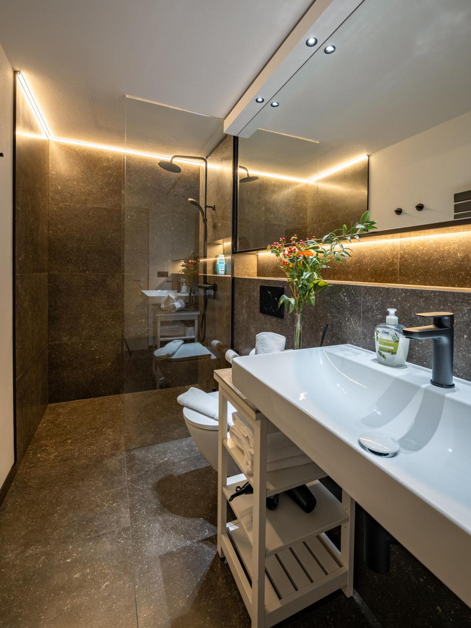 Apartment Landkind Sistrans Luaran gambar